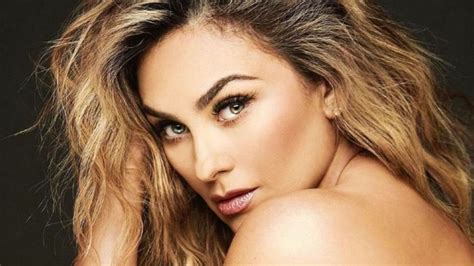 aracely arámbula desnuda|Aracely Arámbula se muestra al natural con。